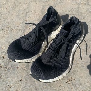 Ultra boost arch support shoe